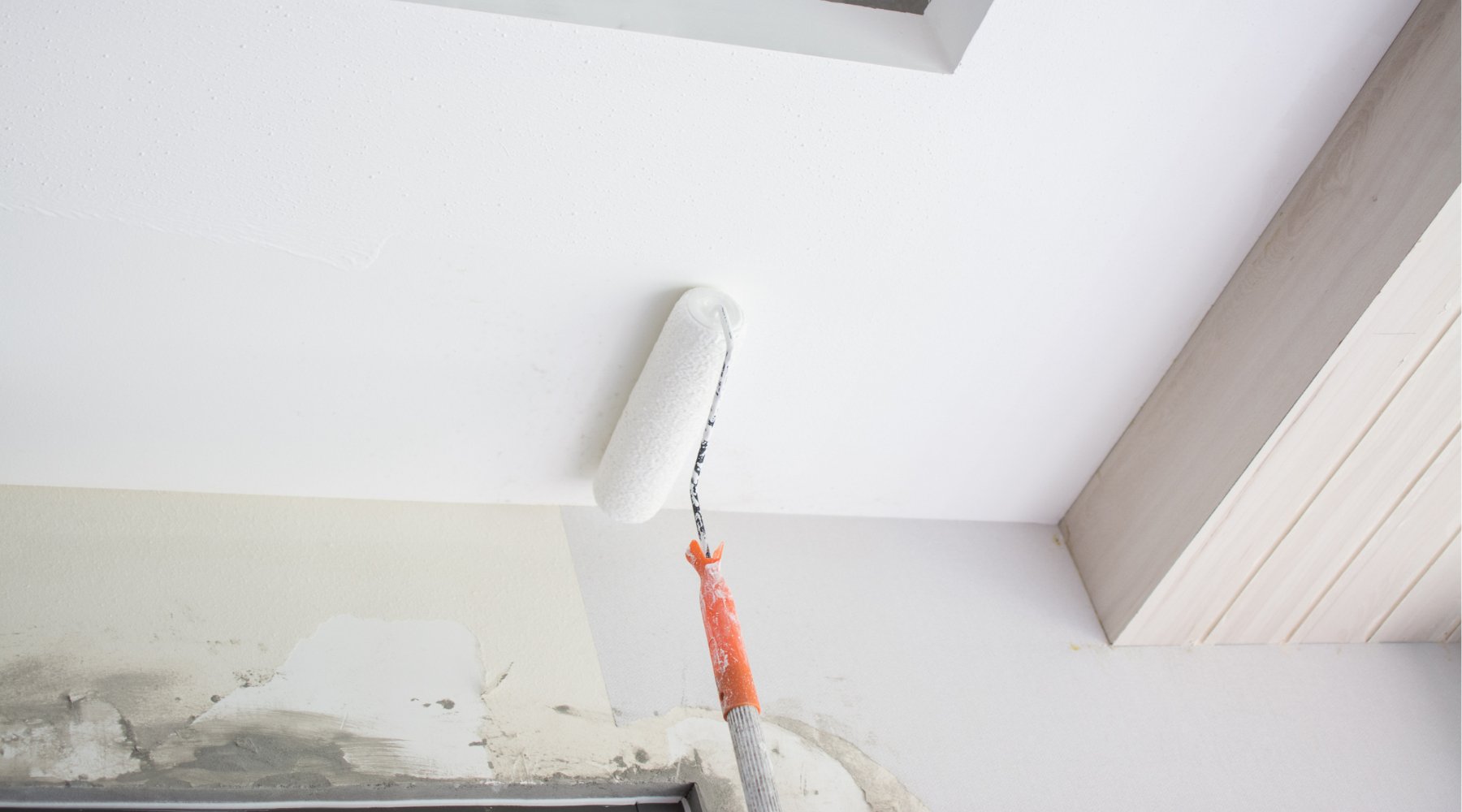 How to Paint a Ceiling: Tips for an Even and Streak-Free Finish - PaintOutlet.co.uk